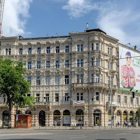 Venus - Italian Stylish *