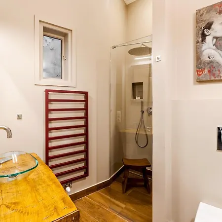 Venus - Italian Stylish Budapesta